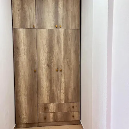 Julia Qerret Guest house Golem (Tirana)