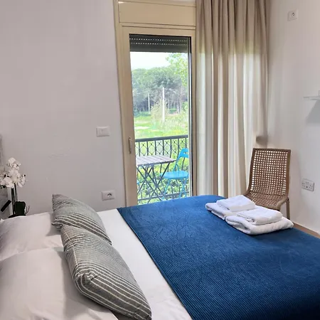 Julia Qerret Guest house *