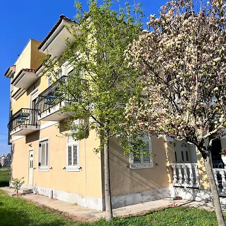 Guest house Julia Qerret *